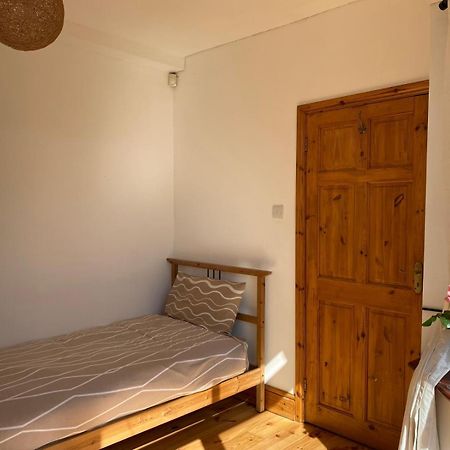 Lovely Rooms In West London Northolt  Екстер'єр фото